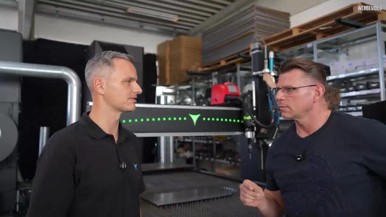 Igor Welder im Gespräch mit Patrick Fischer vor dem XFLARE bei XTRACTION